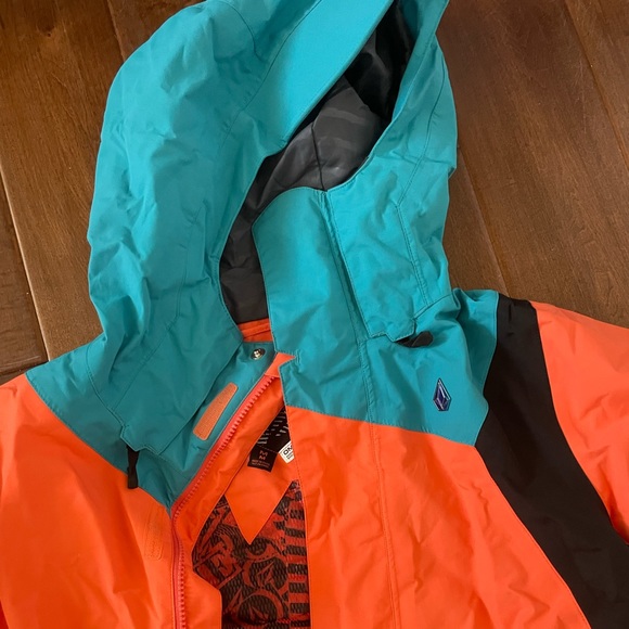 Volcom Snow Jacket - Picture 3 of 5